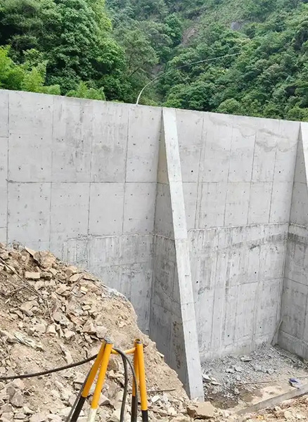 洛阳伊川县重力式挡土墙